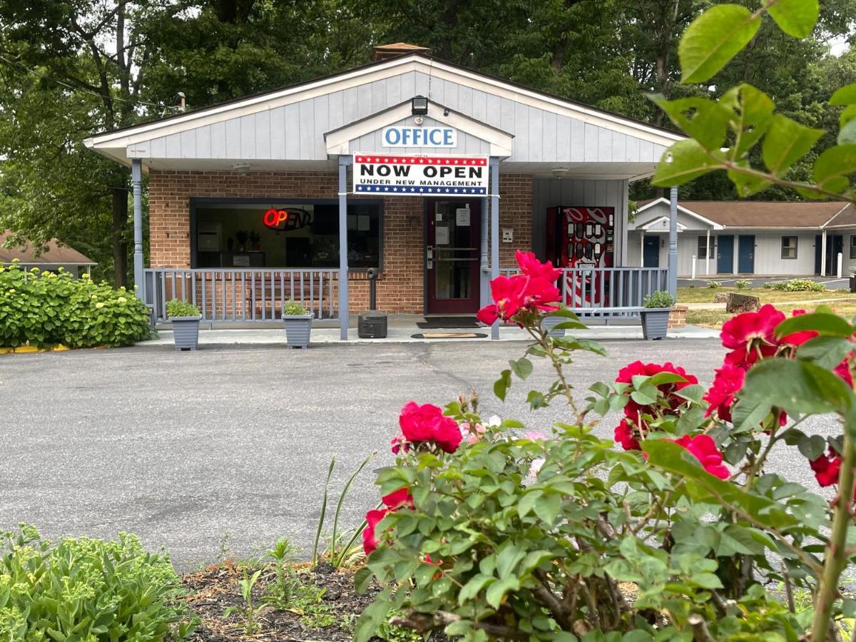 Pennswoods Inn Manheim Exterior photo